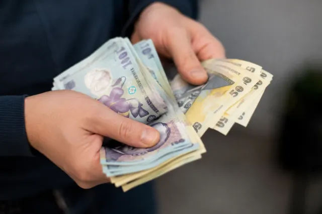 Topul județelor în care se câștigă cel mai bine în România. Diferența față de ultimele clasate trece de 3.500 de lei