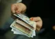 Guvernul pregătește o hotărâre pentru creșterea la 2.050 lei a salariului minim
