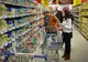 Creșterile de salarii și scumpirile împing afacerile din comerț