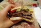 Burgerul încă se vinde ca pâinea caldă în România
