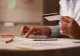 Cum alegi un IFN în România? 7 criterii pe care să le verifici înainte să soliciți un credit