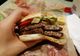 Burgerul încă se vinde ca pâinea caldă în România