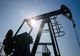 Cotațiile petrolului, la cele mai reduse niveluri din ultimele 13 luni, din cauza coronavirusului