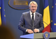 Finanțele iau banii cu găleata de la bănci și între două guverne