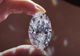 Un diamant alb a afost vândut la licitație pentru 15,7 milioane de dolari