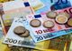 Euro, un nou RECORD ISTORIC. Pragul psihologic de 5 lei, tot mai aproape